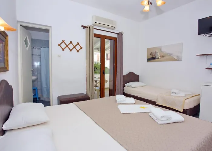 Aspous Studios And Rooms